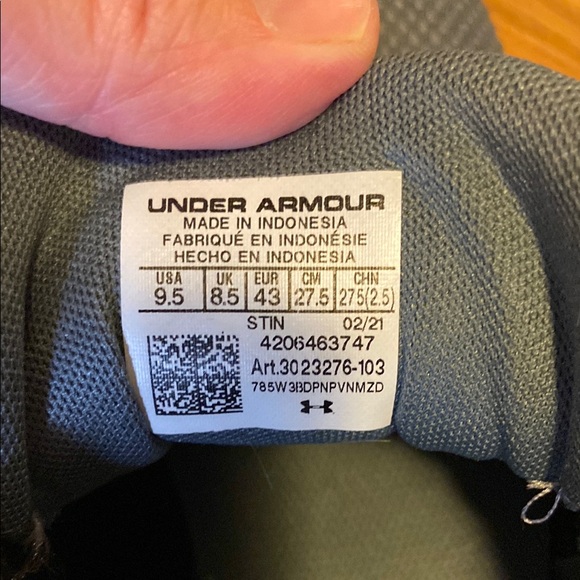 Men’s Size 9.5 Under Armour Gray Athletic Shoes - Picture 2 of 9